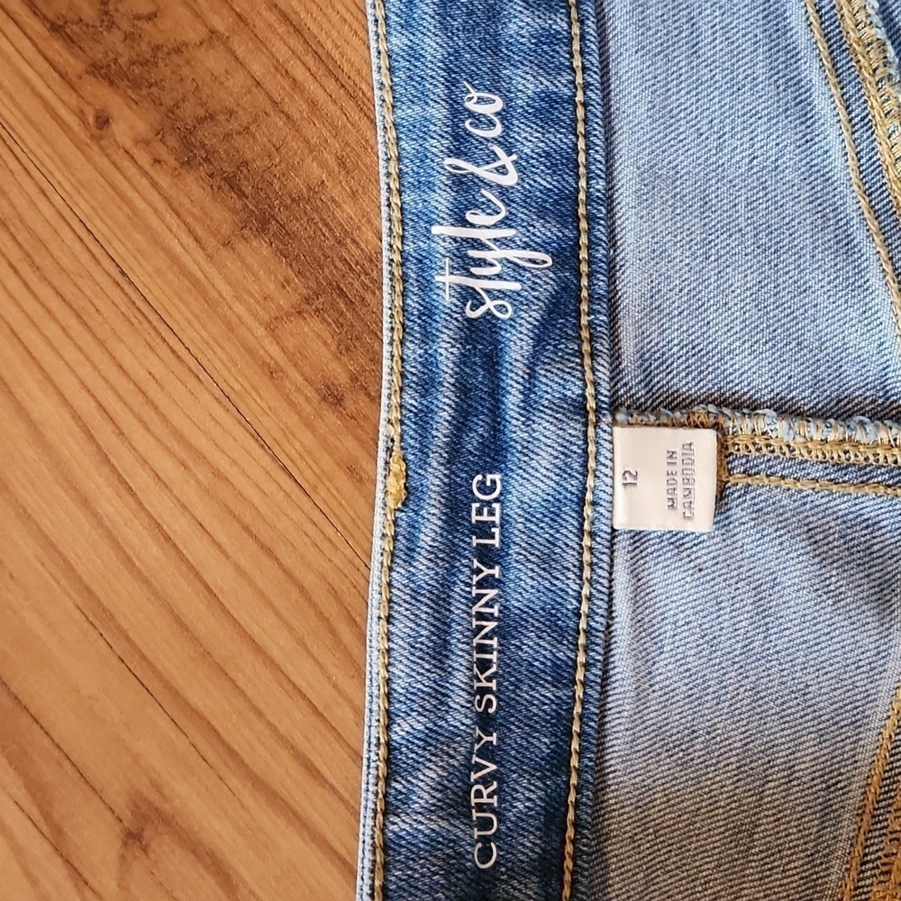 Style & Co curvy skinny leg jeans - Picture 2 of 4